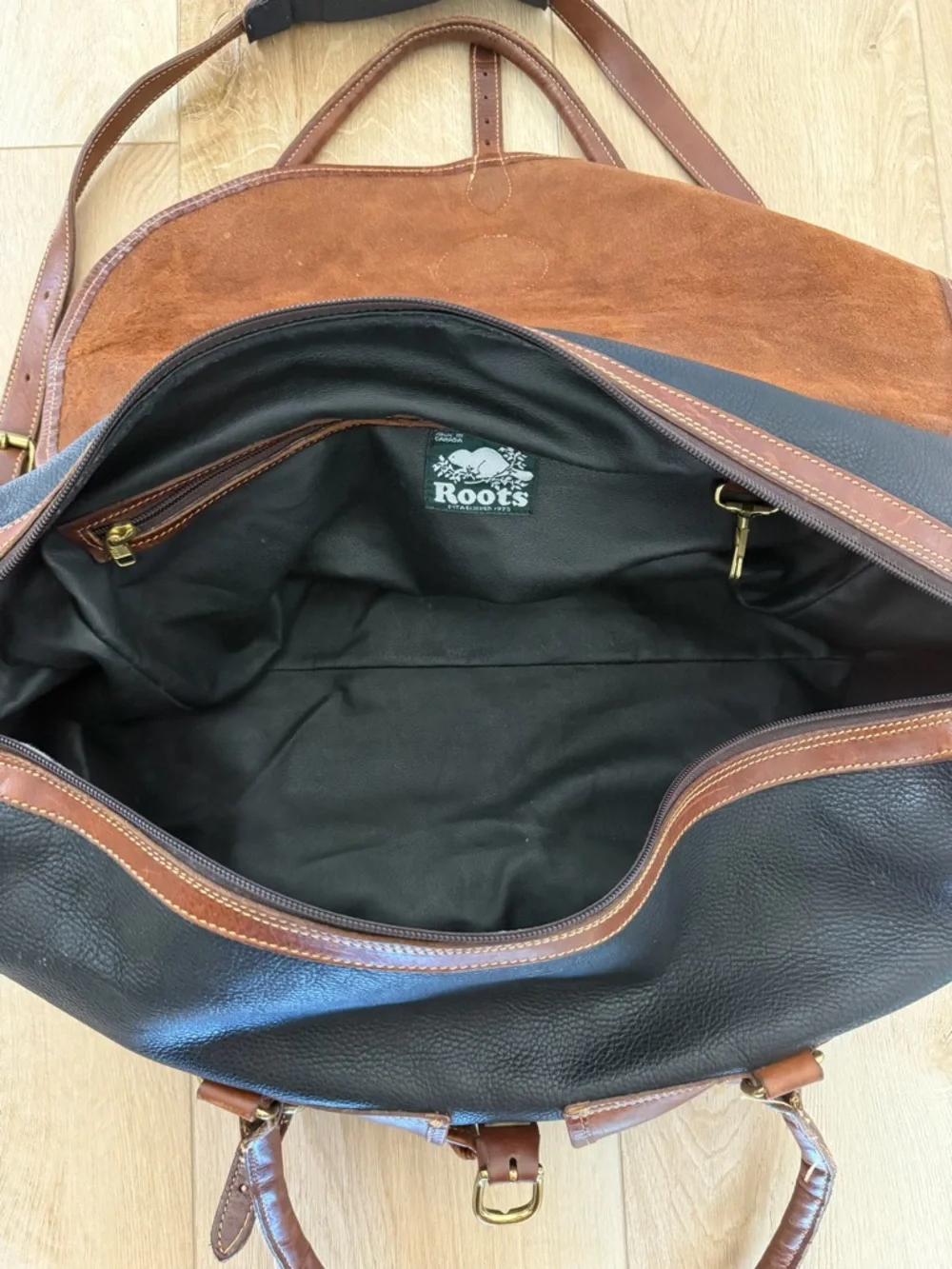 Vintage Roots Canada Leather Bag.